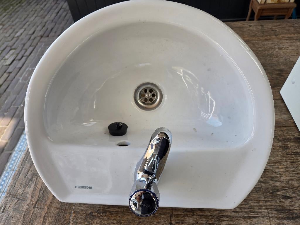 Geberit wastafel voor wc met kraan Wastafel en kraan, Bricolage & Construction, Sanitaire, Enlèvement, Neuf, Robinet