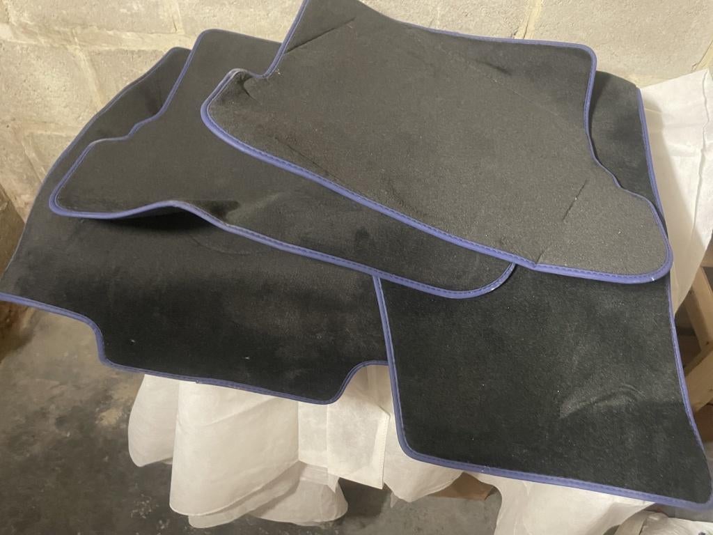 Jeu de 4 tapis de voiture universels, Enlèvement, Utilisé