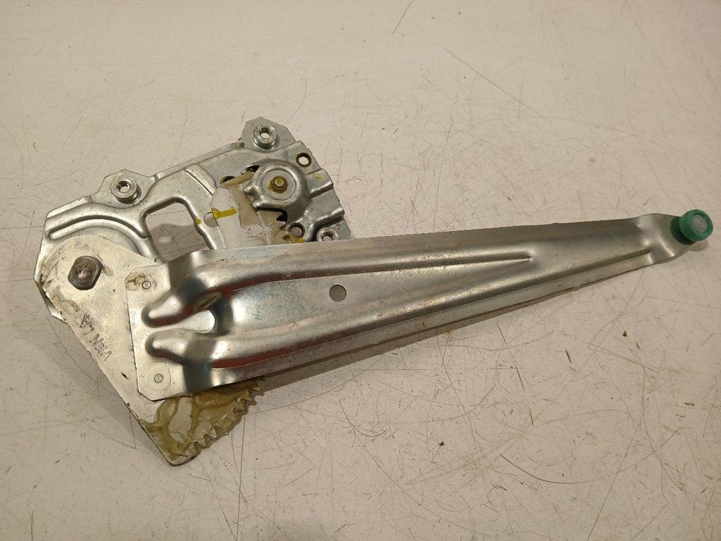 Raammechaniek links achter Suzuki Swift, Onderdelen@venauto.nl, Van der Ven Autorecycling B.V., Gebruikt, Ettenseweg 76, 4706 PB Roosendaal, The Netherlands