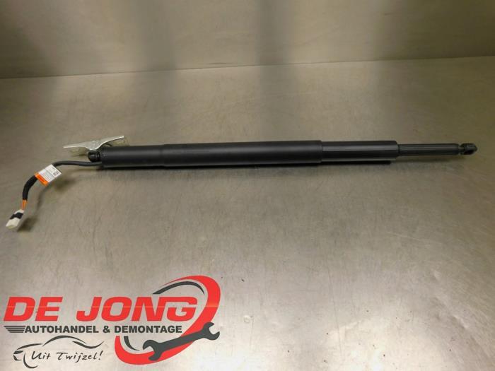 Achterklep motor van een BMW 3-Serie, Gebruikt, -, -, Ophalen of Verzenden