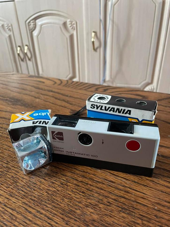 Appareil photo Kodak Pocket Instamatic 100 + 4 cubes flash, TV, Hi-fi & Vidéo, Appareils photo analogiques, Utilisé, Compact, Kodak