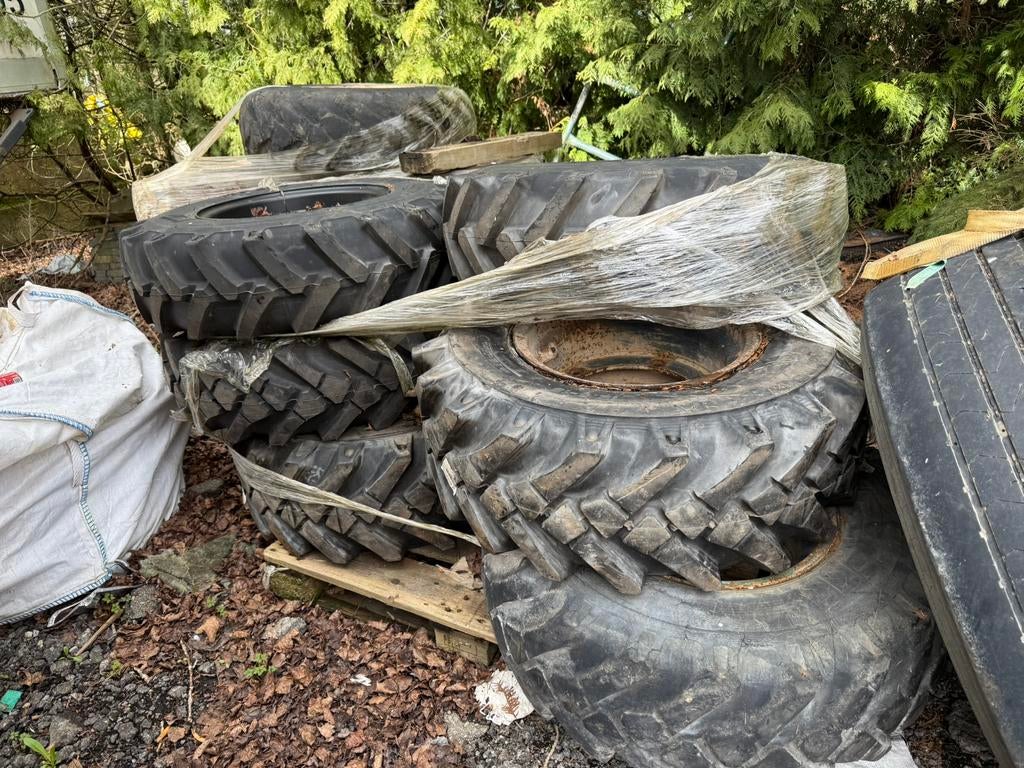 Pneus 10.5-18  // 12.5-18, Autos : Pièces & Accessoires, Enlèvement