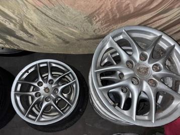 Orginele Porsche velgen   beschikbaar voor biedingen
