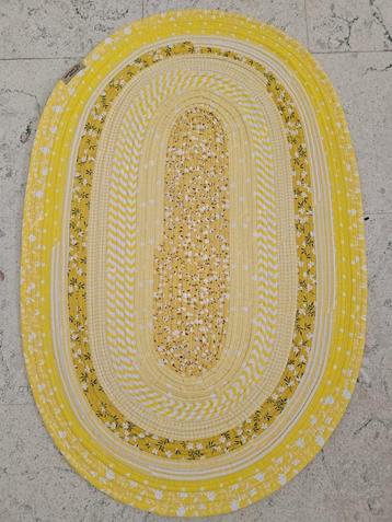 Uniek geel tapijt - 60x98cm/Handgemaakt/Gemaakt in België beschikbaar voor biedingen