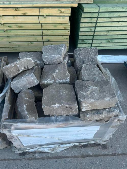 Antieke hardstenen borders — 2 pallets 400€, Tuin en Terras, Bielzen en Borduren, Zo goed als nieuw, Ophalen