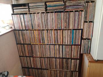 + 2100 vinyles LP rock pop  beschikbaar voor biedingen