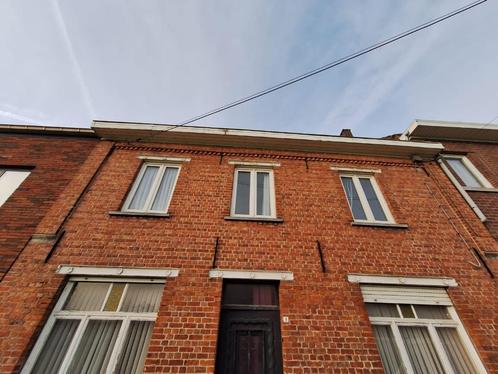 Te renoveren woning met tuin in Zottegem, Immo, Huizen en Appartementen te koop, Provincie Oost-Vlaanderen, 200 tot 500 m², Tussenwoning