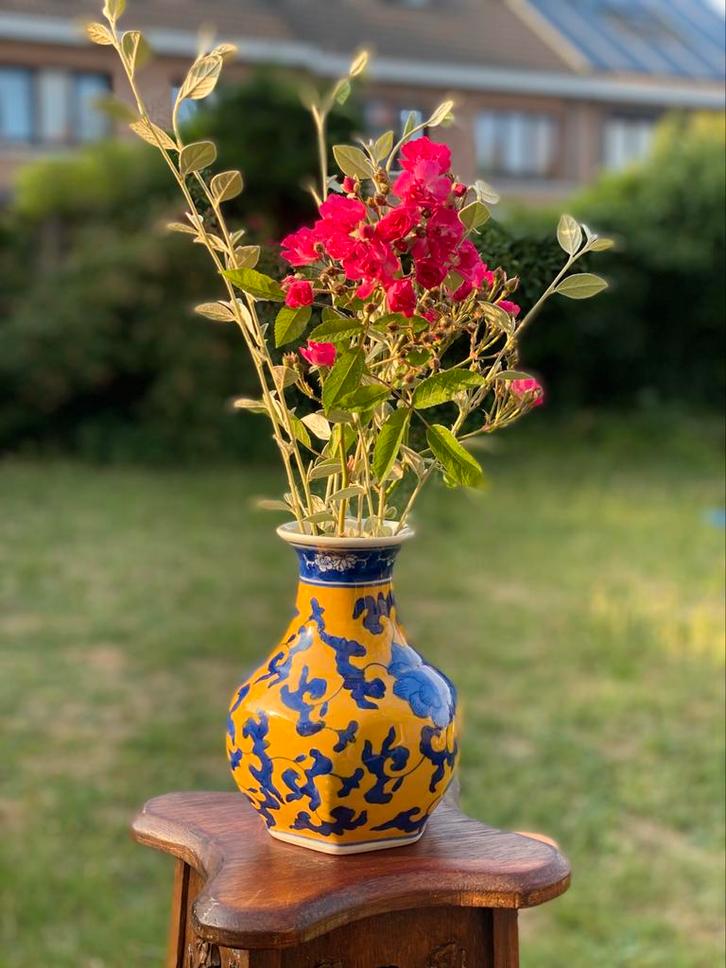 Geëmailleerde keramische vaas - kobaltblauw en geel, Huis en Inrichting, Woonaccessoires | Vazen, Zo goed als nieuw, Geel, Minder dan 50 cm