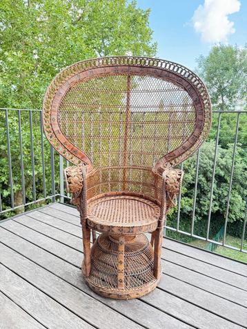 Vintage Tongue-in-Chic Handcrafted Wicker Peacock Chair "Emm beschikbaar voor biedingen