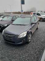 Voiture Kia CEE' D BREAK DIESEL EURO 4 ANNEE 2008 A VENDRE, Autos, Argent ou Gris, Achat, Boîte manuelle, 5 portes