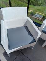 6 chaises de patio blanches, 6 coussins gris à vendre., Jardin & Terrasse, Chaises de jardin, Synthétique, Enlèvement, Utilisé