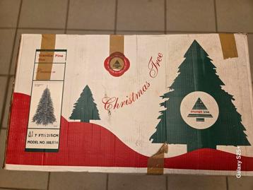 sapin de 215cm de haut et 150 cm de diamètre  beschikbaar voor biedingen