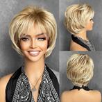Pruik kort kapsel met lichte slag en blonde highlights, Verzenden, Nieuw, Pruik of Haarverlenging