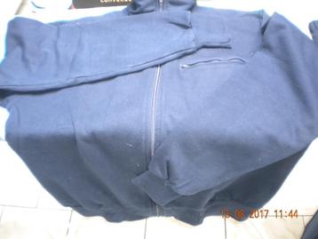 Legerspullen : Trainingspak van 't leger beschikbaar voor biedingen