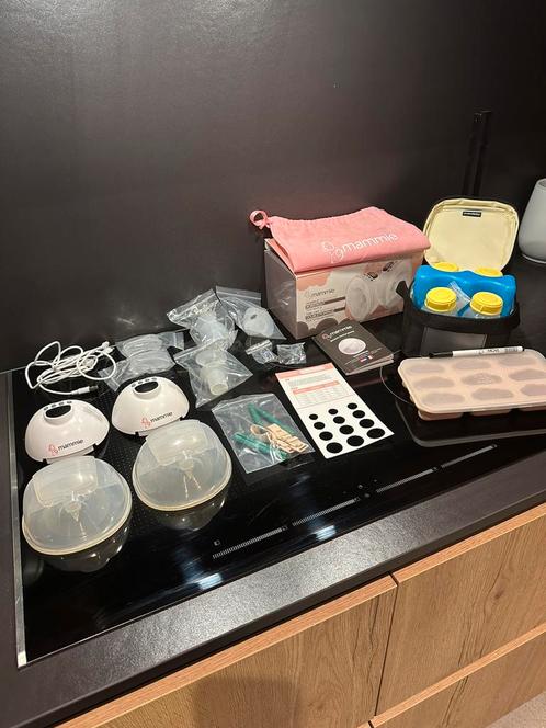 Dubbele electrische borstkolf Mamie met vele toebehoren, Kinderen en Baby's, Babyvoeding en Toebehoren, Zo goed als nieuw, Borstkolf