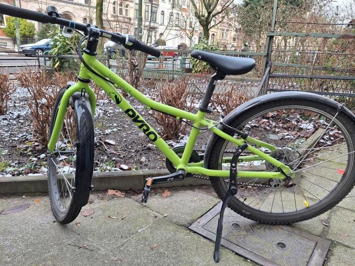 Meisjesfiets PYRO 24 inch, Fietsen en Brommers, Fietsen | Meisjes, Zo goed als nieuw, 24 inch, Handrem, Versnellingen, Ophalen