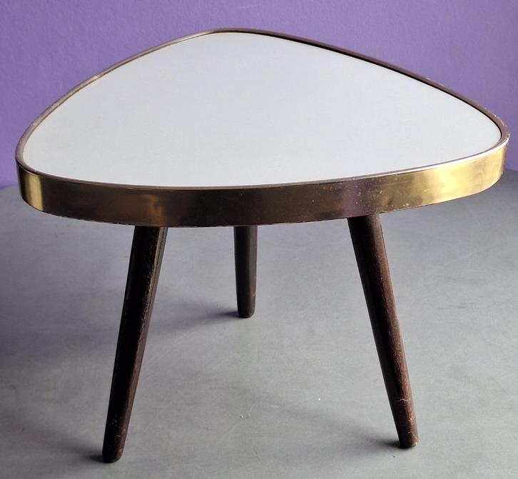 Jolie ancienne petite table d'appoint vintage table tripode, Antiek en Kunst, Antiek | Meubels | Tafels, Ophalen