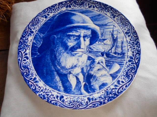 pêcheur, assiette, boch freres, Antiquités & Art, Antiquités | Céramique & Poterie, Enlèvement ou Envoi