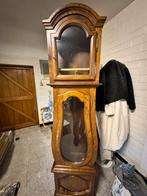 Lege eiken kast van een staande klok, Enlèvement