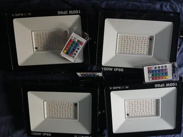 4 led 100 w  couleur extérieur intérieur beschikbaar voor biedingen