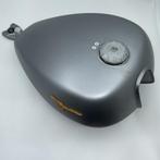 Moto Guzzi V9 Bobber Centenario Tank