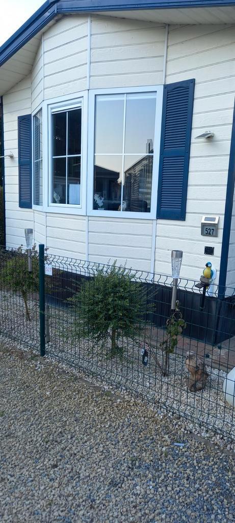 Stacaravan/Chalet op camping Heultje Westerlo aan visvijver, Caravans en Kamperen, Stacaravans, Ophalen of Verzenden