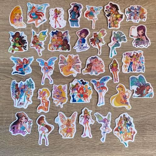 33 matte Winx Club stickers, Verzamelen, Stickers, Nieuw, Strip of Tekenfilm, Ophalen of Verzenden
