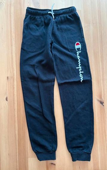 Pantalons de training 12 ans beschikbaar voor biedingen