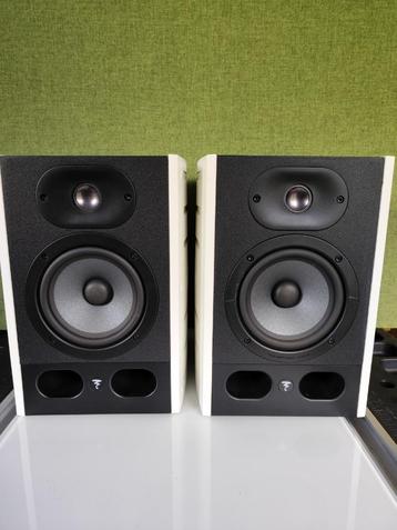 2 x Focal Alpha 50 witte editie  beschikbaar voor biedingen