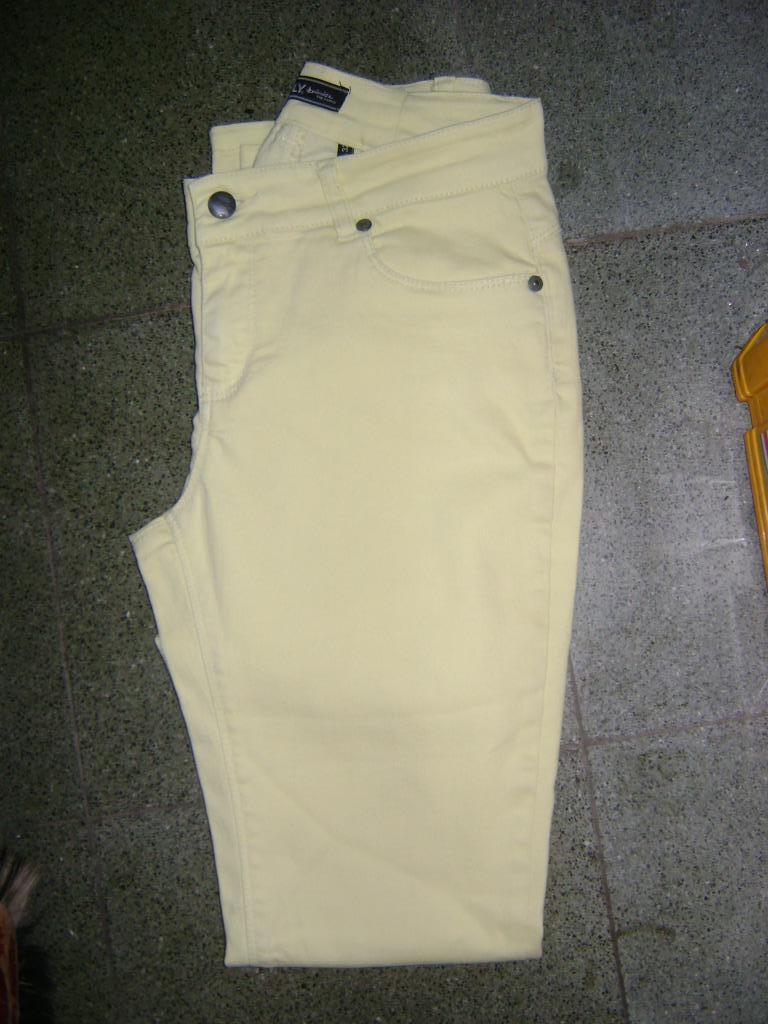 jeansbroek ONLY in maat M, Ophalen of Verzenden, Zo goed als nieuw, W30 - W32 (confectie 38/40), Overige kleuren