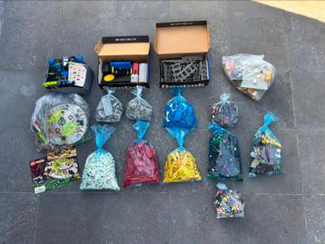 Lot oude LEGO (ongeveer 12,5 kg) beschikbaar voor biedingen