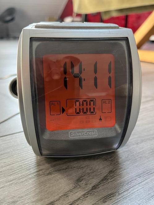 wekkerradio met projectie, Elektronische apparatuur, Wekkers, Gebruikt, Digitaal, Ophalen of Verzenden