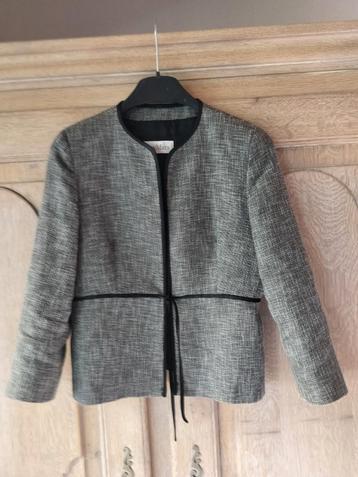 Max Mara, stijlvol, kort jasje beschikbaar voor biedingen
