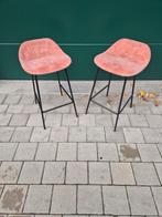 2 barkrukken juntoo, Ophalen