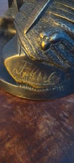 Statuette en bronze, Enlèvement, Bronze