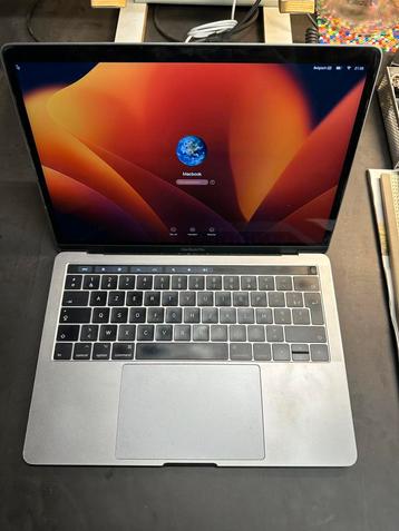 MacBook Pro 2017 13” 16GB RAM touchbar beschikbaar voor biedingen