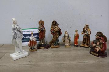 Religieuze Beelden 8 Stuks beschikbaar voor biedingen