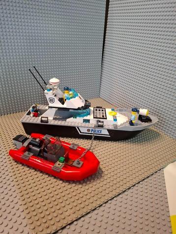 Lego politie patrouille boot 60129 beschikbaar voor biedingen