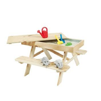 Picknicktafel met ingebouwde zandbak beschikbaar voor biedingen