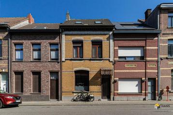Huis te koop in Hoboken, 4 slpks beschikbaar voor biedingen