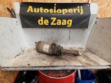 Schokdemperpoot rechts-achter van een Landrover Range Rover  beschikbaar voor biedingen