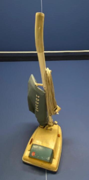 Vintage Hoover stofzuiger model 1354A beschikbaar voor biedingen