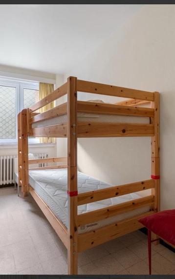 Stapelbed in gekleurd grenen beschikbaar voor biedingen