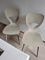 gezocht  2 stoelen, Huis en Inrichting, Stoelen, Ophalen of Verzenden, Kunststof