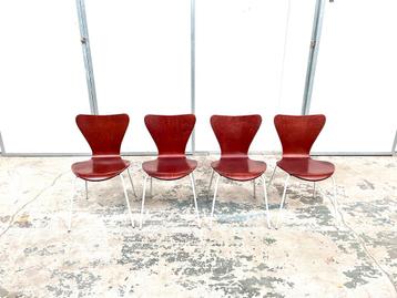 Set of 4 butterfly chairs beschikbaar voor biedingen