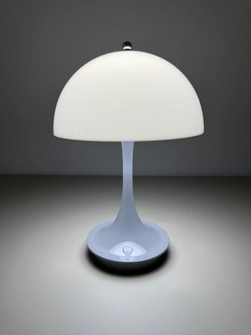 Paddenstoellamp met grijze voet – stijlvolle draadloze sfeer, Antiek en Kunst, Kunst | Designobjecten, Verzenden