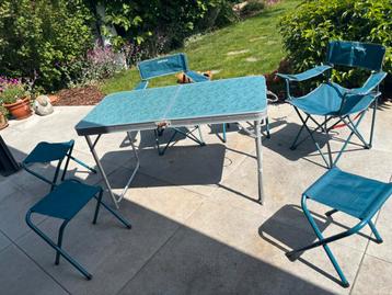 Set campingtafelstoelen en -krukken beschikbaar voor biedingen