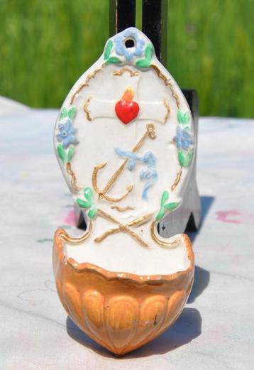 benitier en porcelaine croix sacré coeur et ancre  beschikbaar voor biedingen