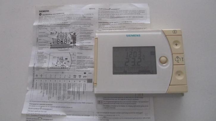 Ruimtetemperatuurregelaar Siemens REV13DC, Doe-het-zelf en Bouw, Thermostaten, Zo goed als nieuw, Ophalen of Verzenden