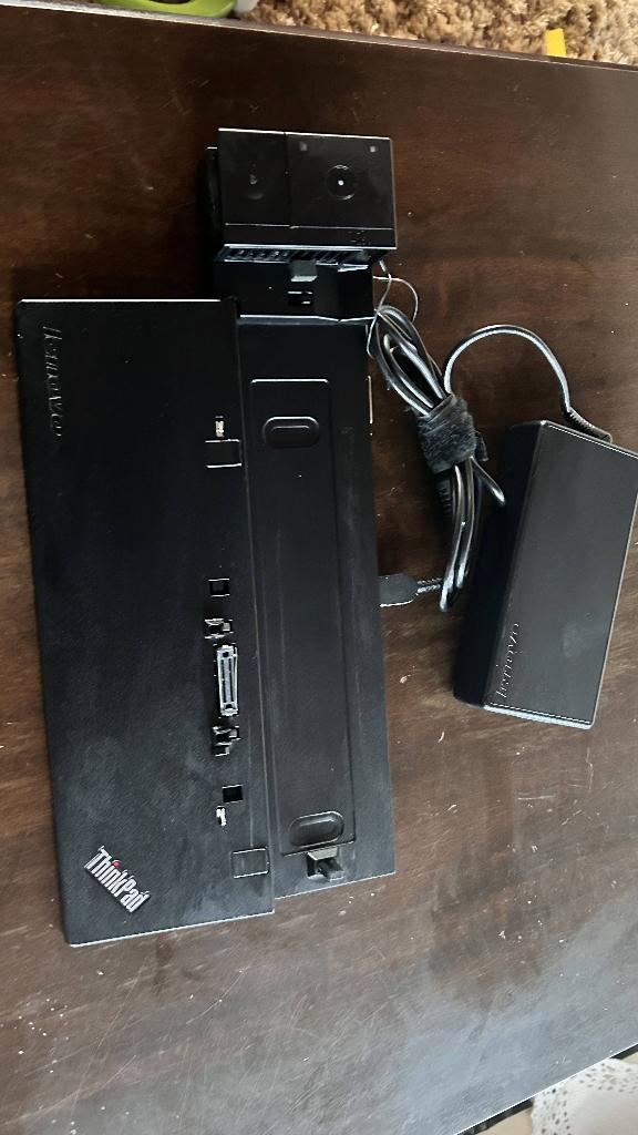 Lenovo ThinkPad Pro Docking station 40A2, Informatique & Logiciels, Stations d'accueil, Utilisé, Station d'accueil, Enlèvement ou Envoi